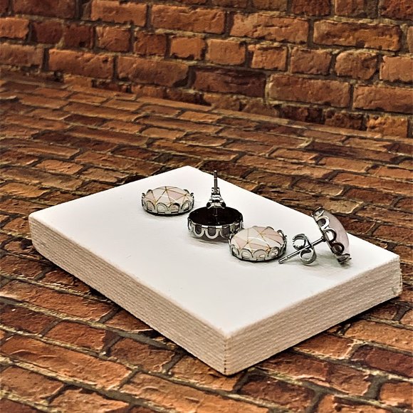 Hand Crafted 12 mm earrings- pink, gold, white - Picture 15 of 16